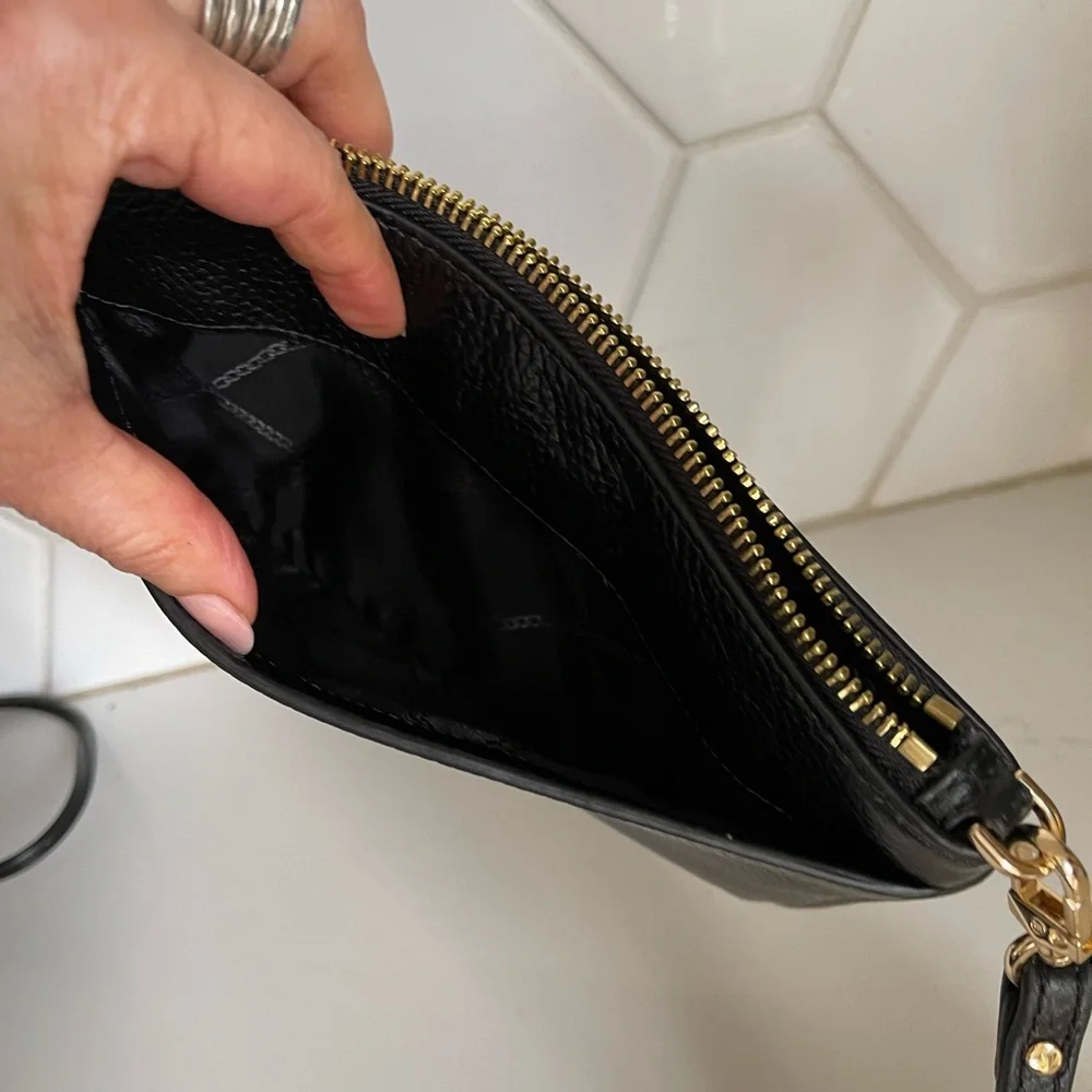 Michael Kors Jet Set Clutch Wristlet Excellent condition!